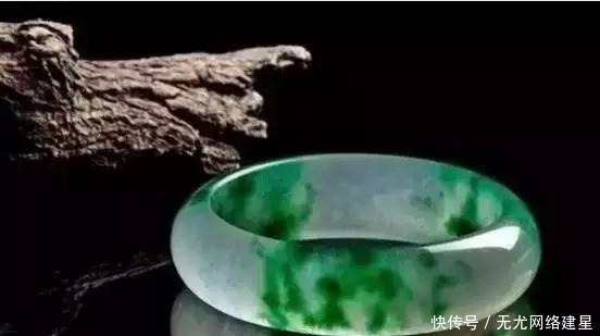 “人养玉,玉养人”的真相是:玉是可以戴活的,只要你抓住五个字