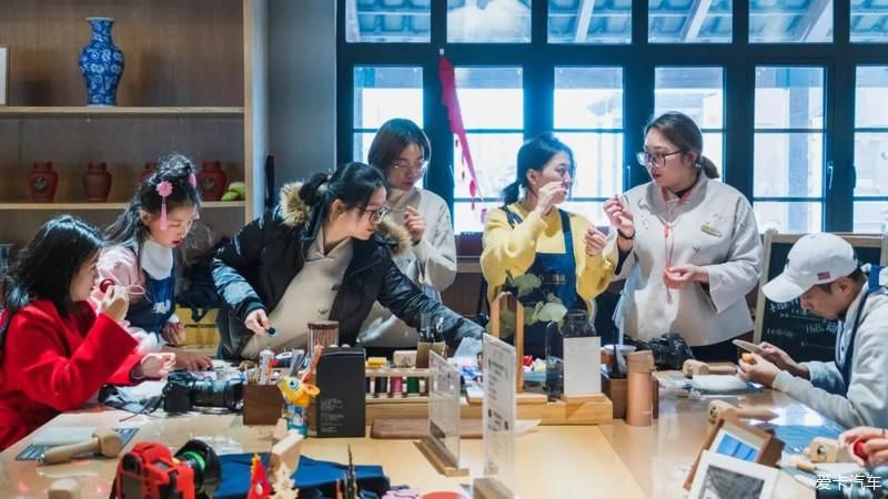 老年|走进富有年味的周庄