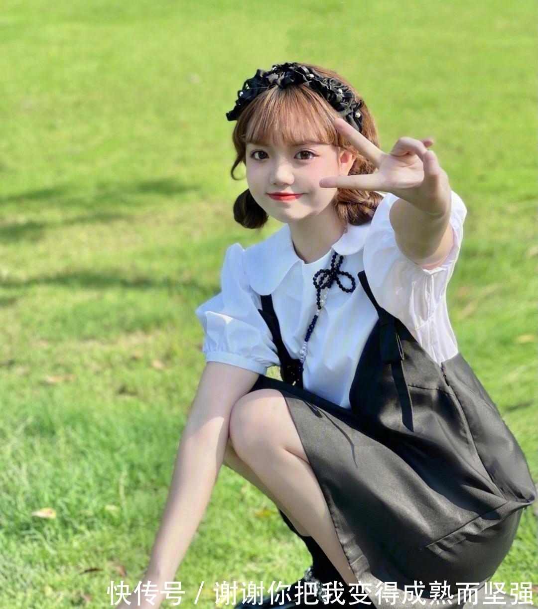 田园风|这才是夏日“萝莉风”穿搭,特别是各种麻花辫,浪漫又有田园风