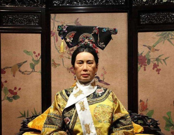 慈禧写了一首诗,其中一句被广为传颂,现在成了家长的“口头禅”