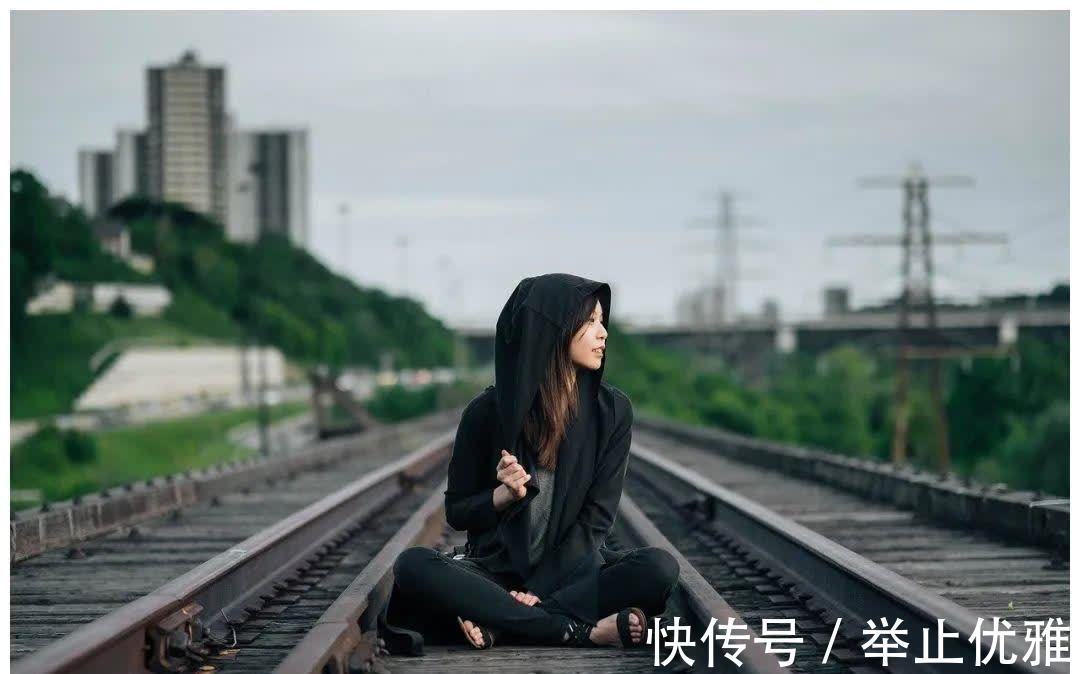 关节|这些事比跑步更伤膝盖,有人却天天做