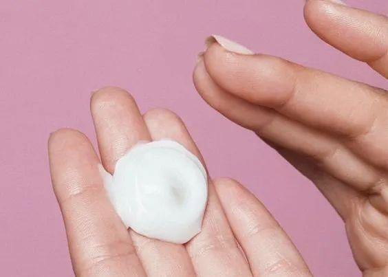 保湿|看着细腻有光泽的天生好皮肤,做对了啥?