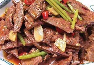 春天在家吃一锅,做法简单,过瘾又解馋,汤汁红亮,吃完身暖