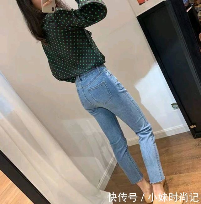 小脚裤|穿对裤子很重要，穿上合适的裤子，可以把腿型修饰得更加完美