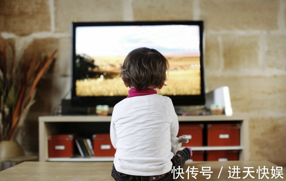 发育|3岁前经常看电视的孩子，上幼儿园有明显变化，脑发育程度最显著