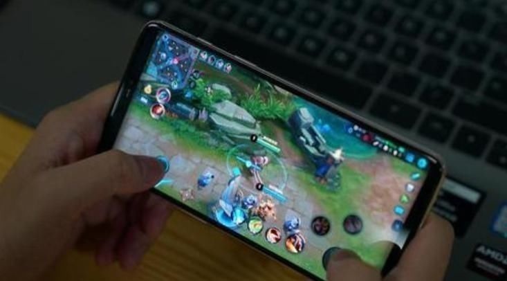 上传|5G手机和4G手机同时用4G网络,哪个网速快?为什么?