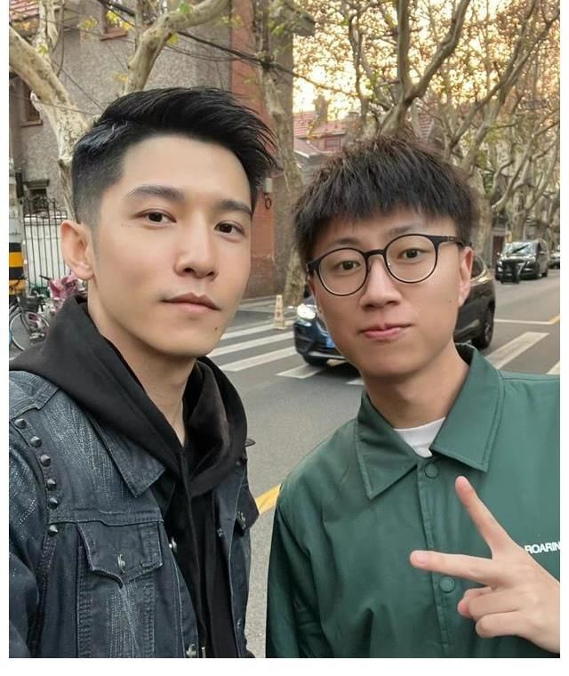 威廉為《心動5》宣傳，1張合照引猜測，都怪他單身太久和顏值太高