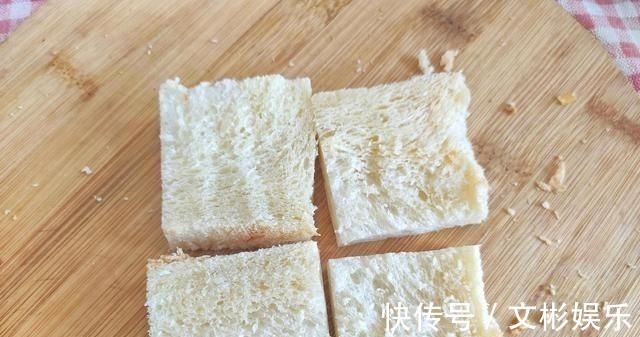肉松小贝新做法,十分钟搞定,咬上一口,那叫一个香,完全没难度