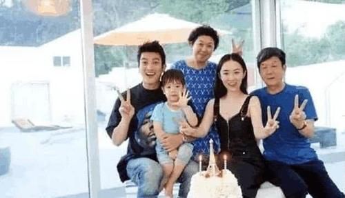 爸妈|避开爸妈的高颜值,和爷爷奶奶如同复制粘贴,宝宝:我被截胡了