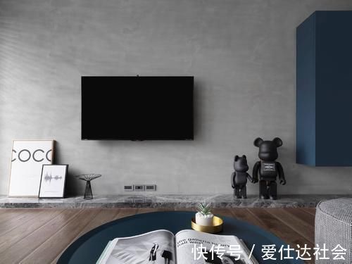 水泥|旧房改造谁还去撬地砖，如今用这种水泥，在地砖上面铺一层3mm