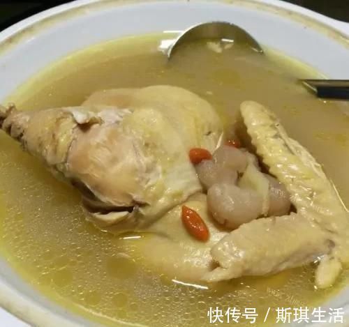 香味|清炖鸡汤，牢记“多放1干4不放”的诀窍，鸡香味浓郁，无腥味！
