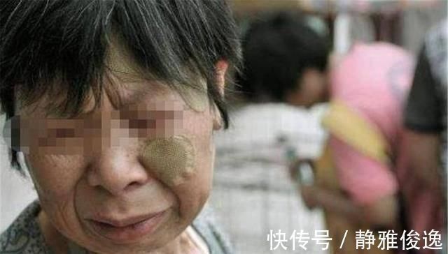 女儿|70岁老人生病被媳妇送到女儿家，含泪说“20年前月子仇还记恨”