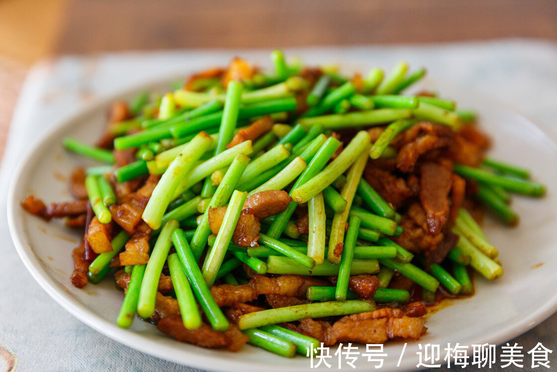 爽脆|此菜被誉为“天然青霉素”，鲜嫩爽脆营养高，现在吃正当季