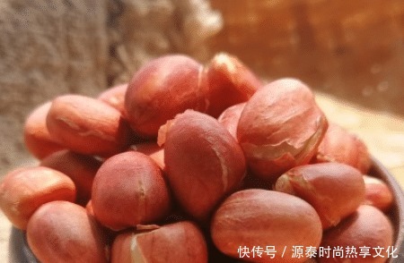 鲜香|花生米不用炒,用盐水泡一泡,比炒的好吃,鲜香酥脆,越吃越过瘾