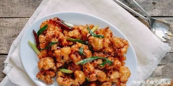 花菜别再干炒着吃了,这样做全家抢着吃!