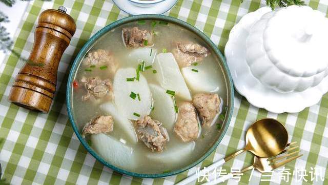 炖排骨|炖排骨只会焯水是外行，记住2个关键步骤，排骨又鲜又嫩没腥味