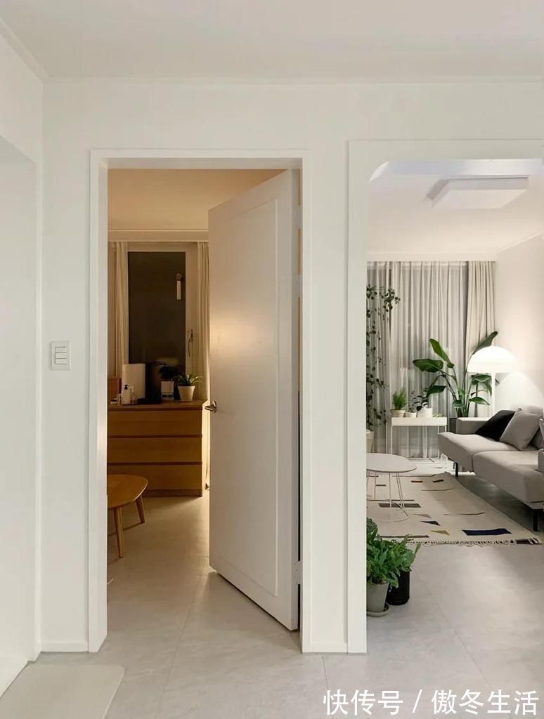 客厅|她独居住57㎡,打通阳台,去电视墙化,干净极简越住越像新房