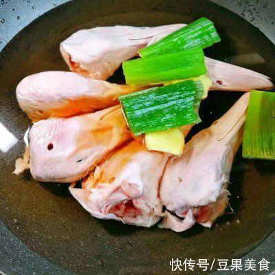 肉蔻|鸭头这样做，再也不用去绝味买了！朋友都说比绝味好吃