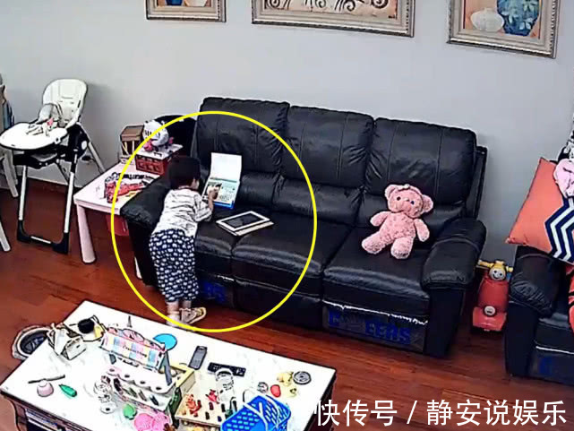 妈妈|妈妈出差后太想女儿，就打开家中监控，接下来的画面妈妈泪目