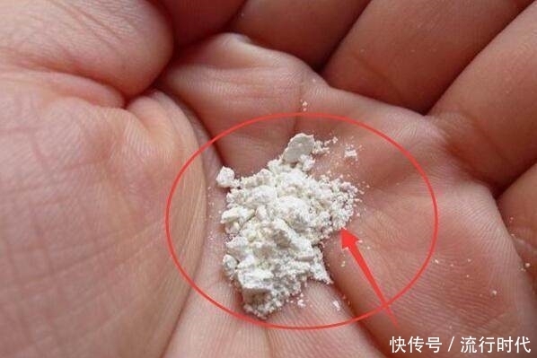 美白|洗脸时加上“它”,不出三天,皮肤白的发光透亮,你知道了吗?