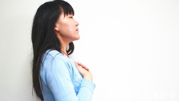 人体|女人睡前，每天坚持揉肚脐，三大好处会来叨扰你，也更年轻了