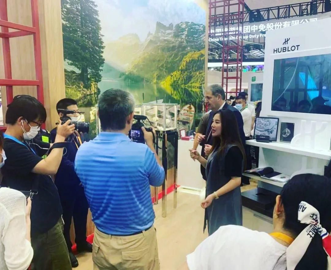 瑞士高级制表工艺展示消博会受热捧，品牌称未来将瞄准年轻消费群体