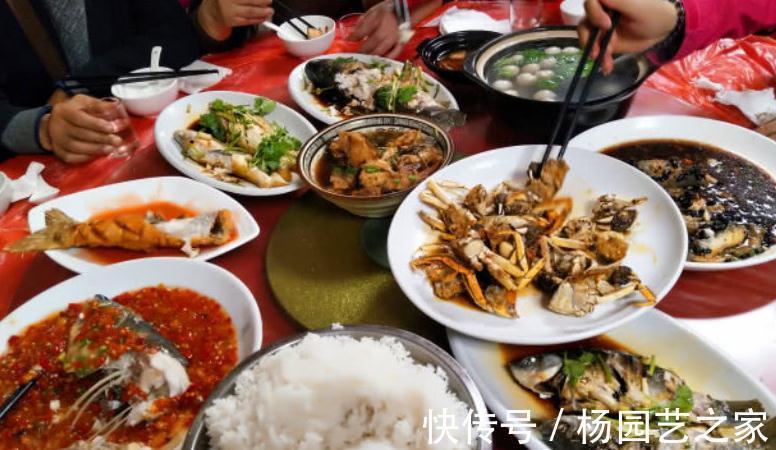 东北一家人的晚餐,火遍朋友圈,不剩菜不浪费,拒绝“穷精致”