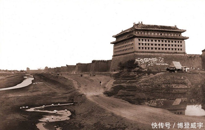 拆除|郭沫若:必须拆了!梁思成气哭:总有一天你会后悔的