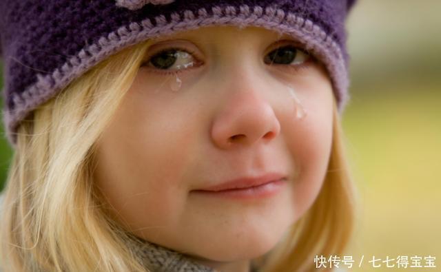 哭泣|经常哭的和忍着不哭的孩子,长大后有哪些区别?父母要心中有数