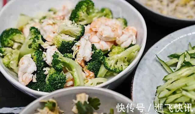 豪华|孙莉晒豪华凉面,配料20盘,吸引1万人点赞,网友我能吃3碗