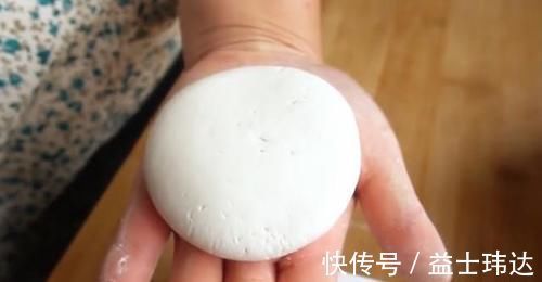油炸糕|油炸糕不要直接下锅，教你一招，外酥里软不吸油，吃着不油腻