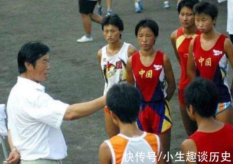 马家军|马家军教练马俊仁：跌下神坛后养狗赚千万，年过70重返俱乐部执教