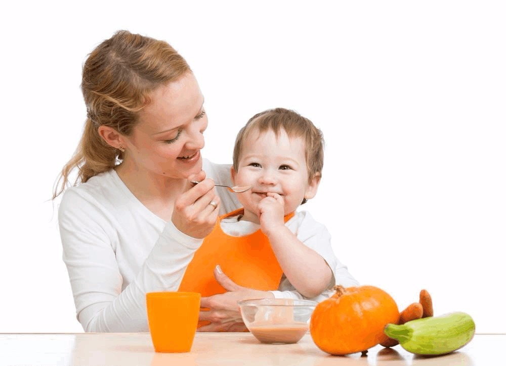 宝宝|半岁大的宝宝, 家长们首先因该尝试喂孩子什么水果