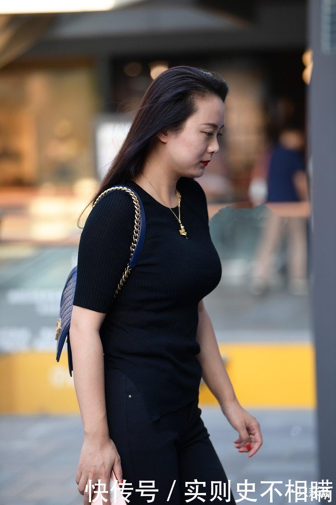 色彩沦为“背景”,最具争议的感觉堪称“逆天”