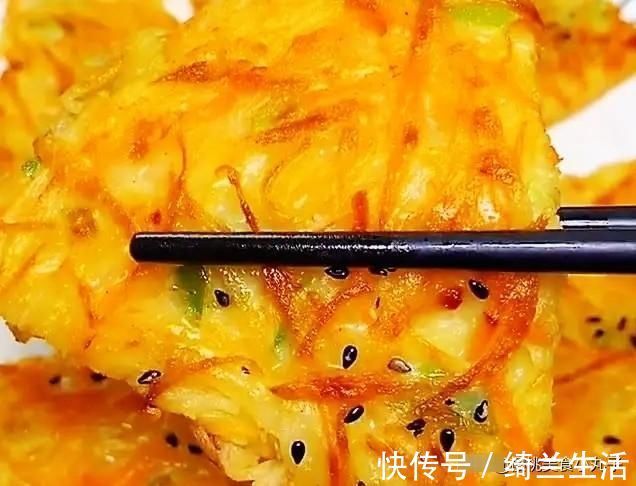 土豆|1个土豆2个鸡蛋，10分钟做好早餐饼，色泽金黄，香喷喷真好吃