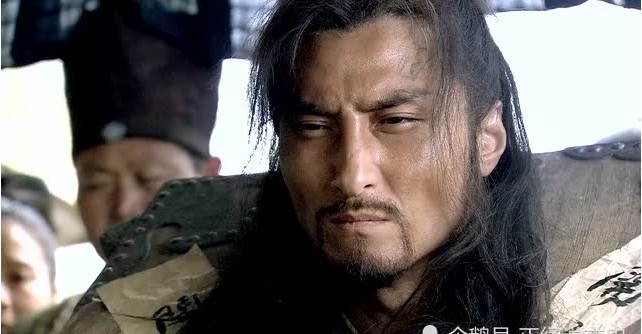 杂记|水浒杂记,为什么说有些时候,我们不自觉地活成了林冲