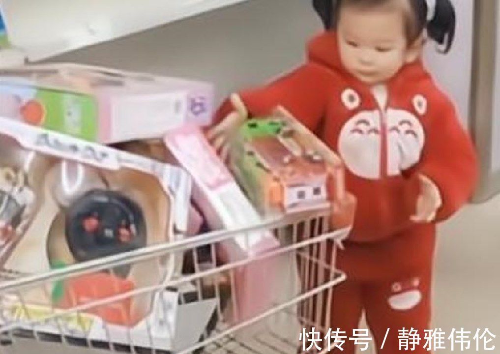 生活质量|哥哥带妹妹逛超市,妹妹买个不停让哥哥无奈:除了宠着还能怎么办