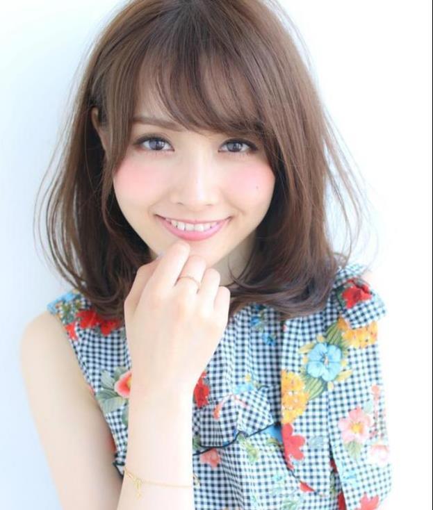 柔卷|10款适合圆脸的中卷发,软弹柔卷时尚减龄,空气刘海显小又瘦脸