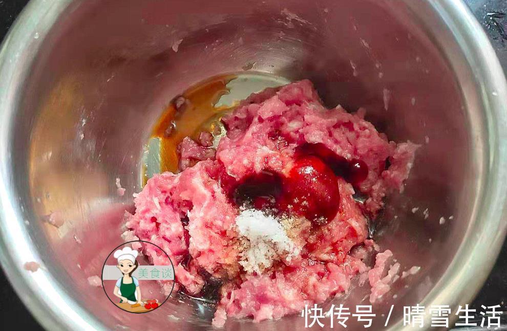 鲜香|夏天韭菜芹菜靠边站，此菜2块一斤，消暑清口，切碎蒸包子特美味