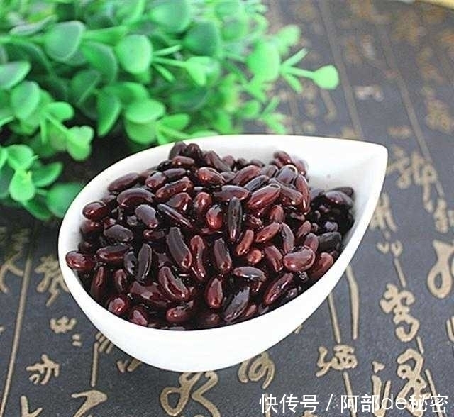 小蛮腰|长了白发不用急这几种食物每天吃一点,还你一头黑发不是梦