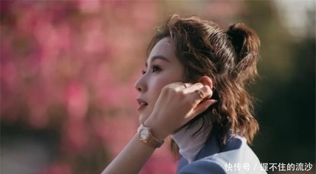 扎马尾已经过时了，今年流行这4种“半扎发”，时髦显嫩又显脸小