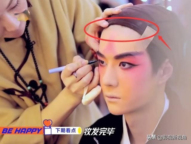 王一博开年大戏扮演大武生,谁留意到了他的发际线,帅哥标配