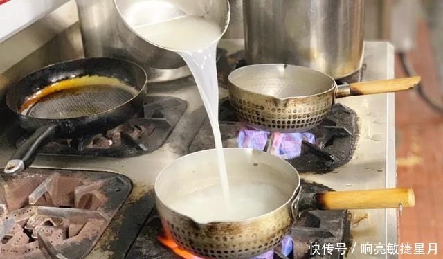 昆明人不仅爱吃各种虫子,就连米线都是甩的