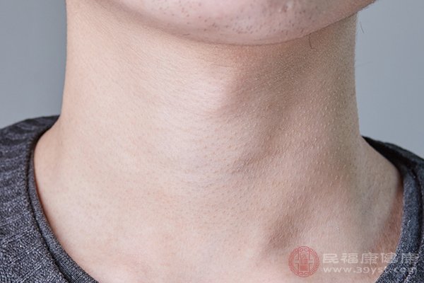 颈纹是怎么形成的