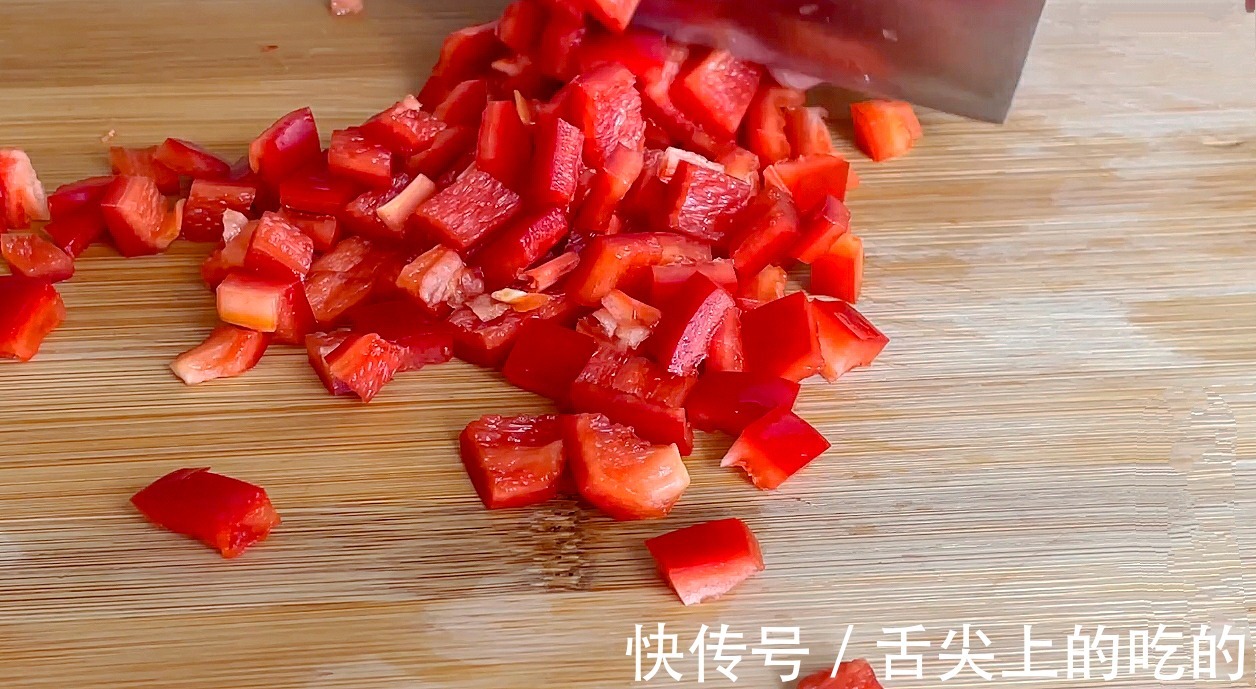 红线椒|把啤酒倒入猪肝中,这种做法真是太厉害了,出锅满屋飘香,真解馋