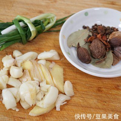 黑暗料理|有了鸡爪虾煲，爱心早餐省时做