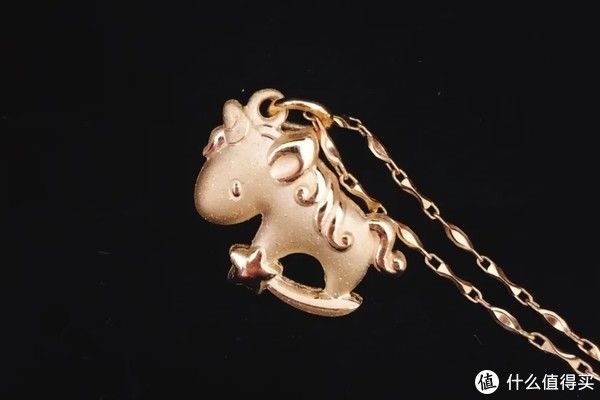 指南|“金”诚所至，那些既保值、增值又有设计感的金饰七夕送礼指南