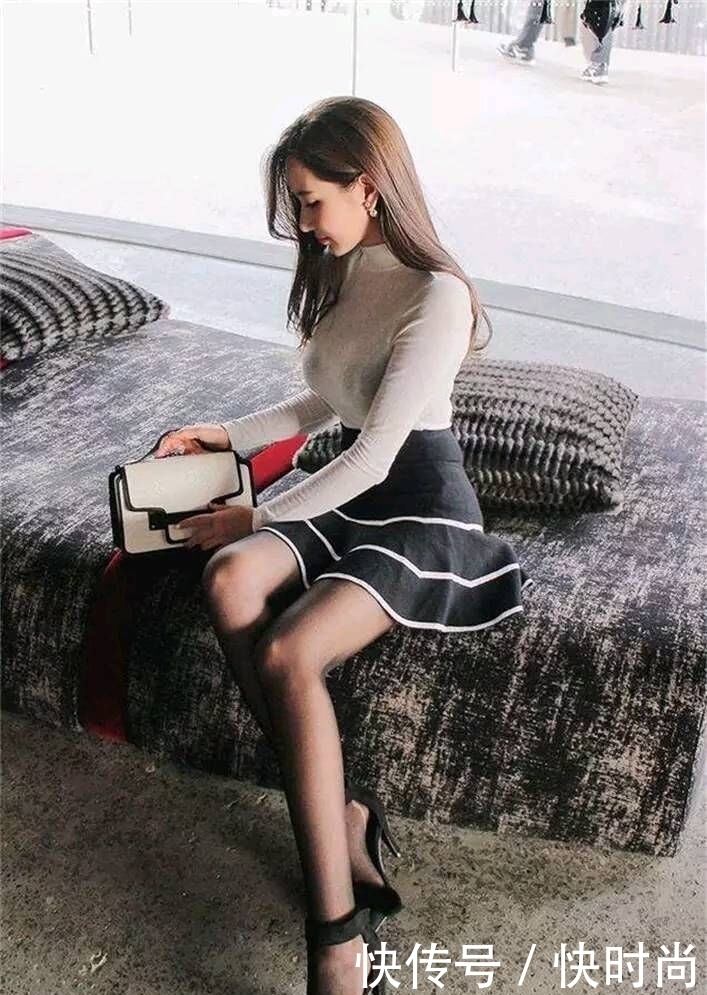 吸引|高跟鞋将时尚与清新完美融合,柔美中透露迷人魅力,吸引人们注意