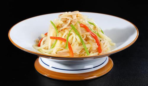  轻松|15道海蜇凉拌菜，肉质较厚，营养丰富，在家轻松做出餐厅的味道