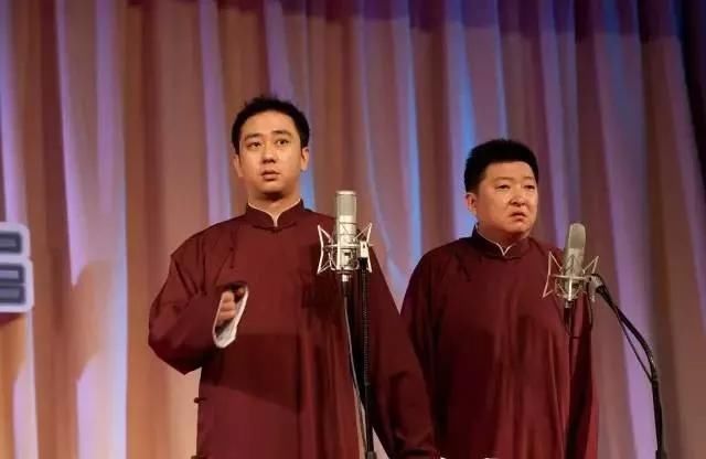 今晚80后脫口秀|他曾被曝遭前妻扇了500個耳光,8次被打到住院,患重度抑郁,好慘